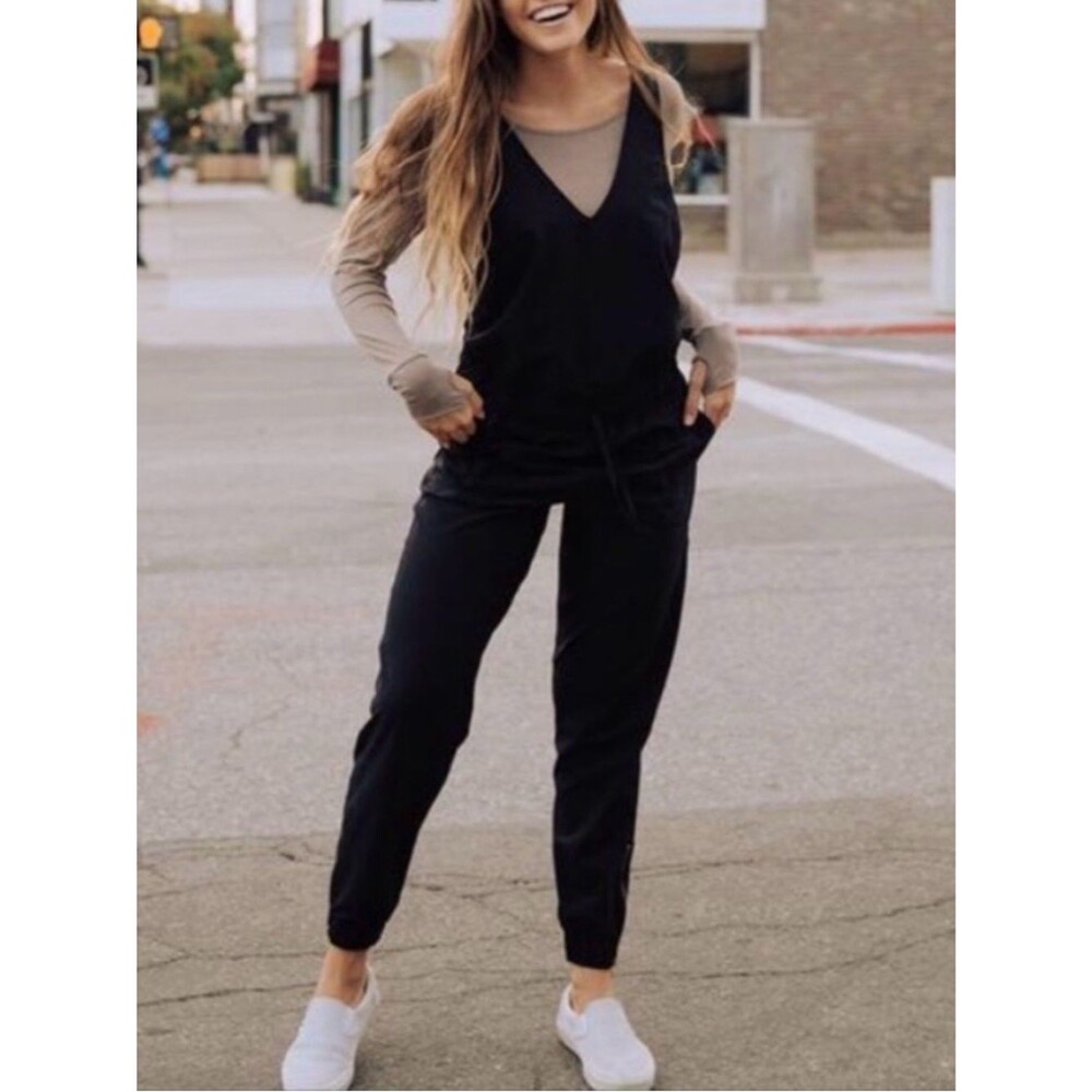 Albion Fit Black V Neck Overall Jumpsuit Quick Dry One Piece Women’s Size Small